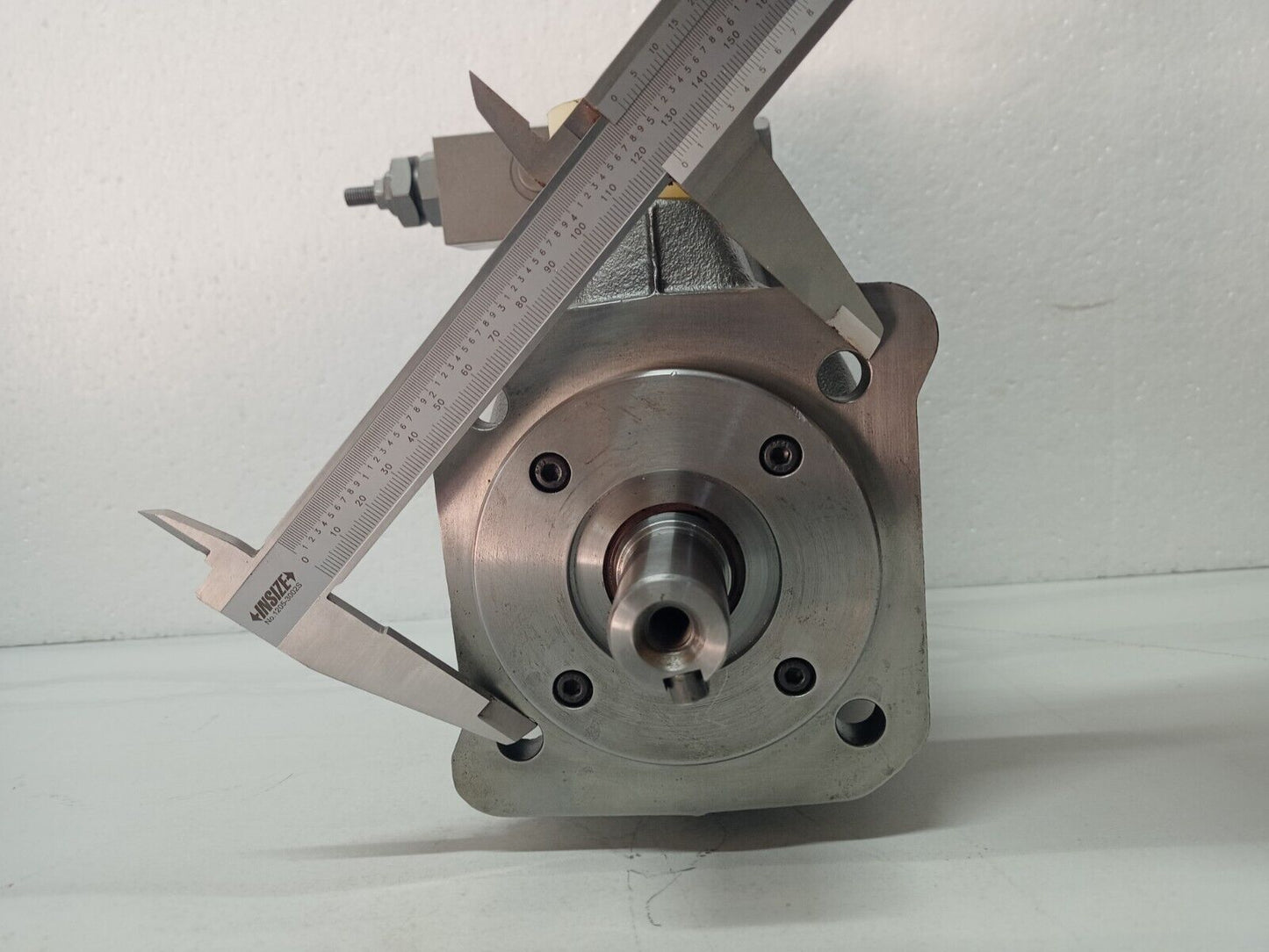 Parker PV028R1K1T1NMMC Variable displacement Axial Piston Pump 28cc - NEW