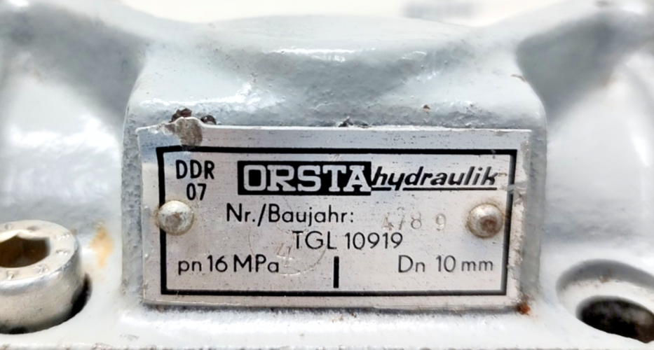 Orsta DDR07 TGL 10919 Directional control valve - NEW