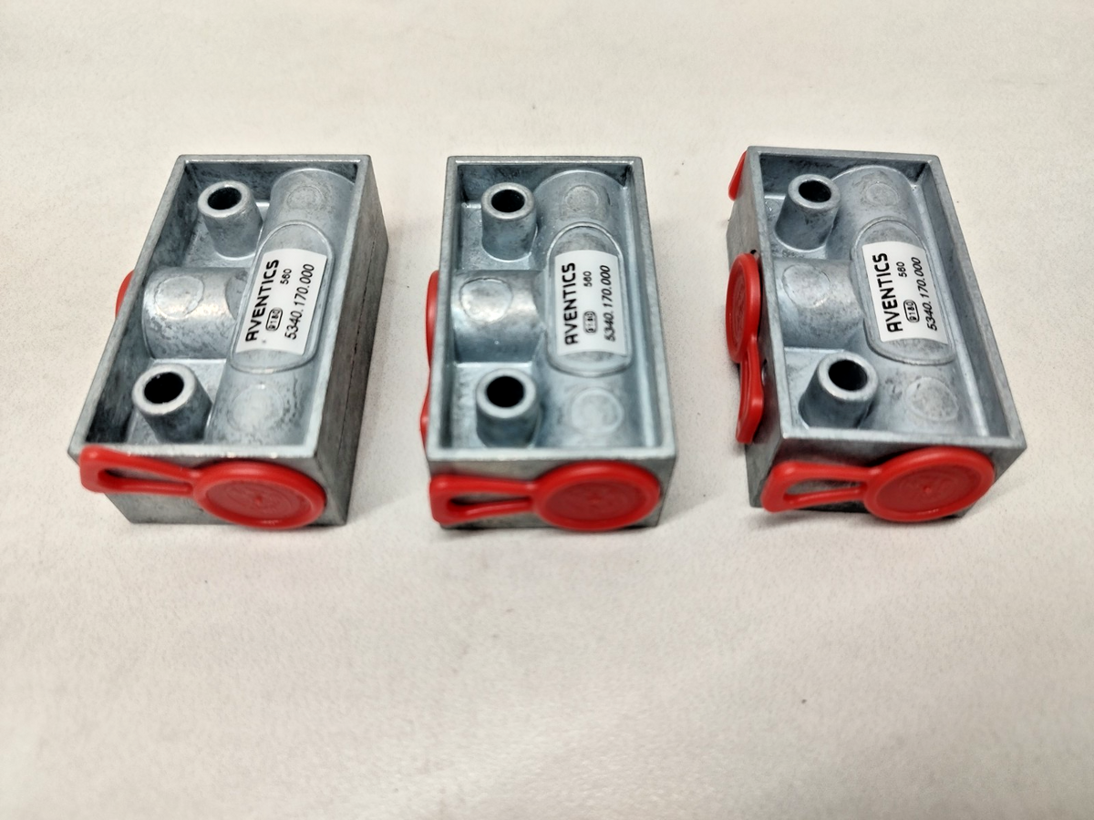 Aventics 5340.170.000 Pneumatic Shuttle Valve - NEW (Lot of 3pcs)