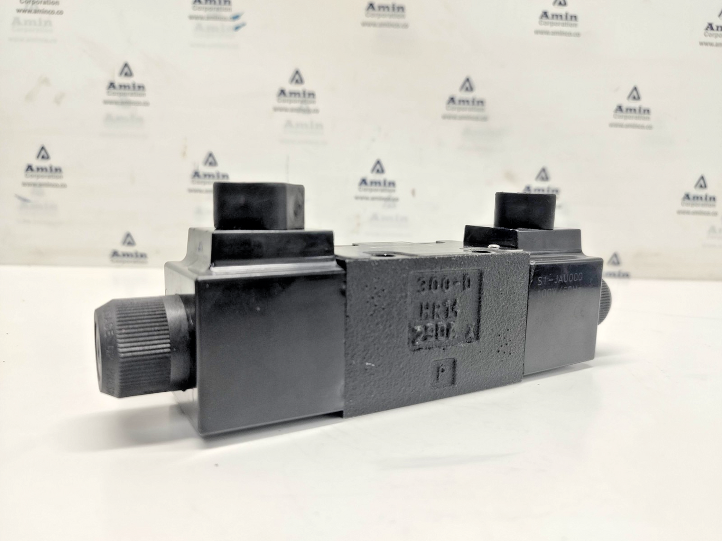 Parker D1VW004CNYW91 Directional Control Valve - NEW