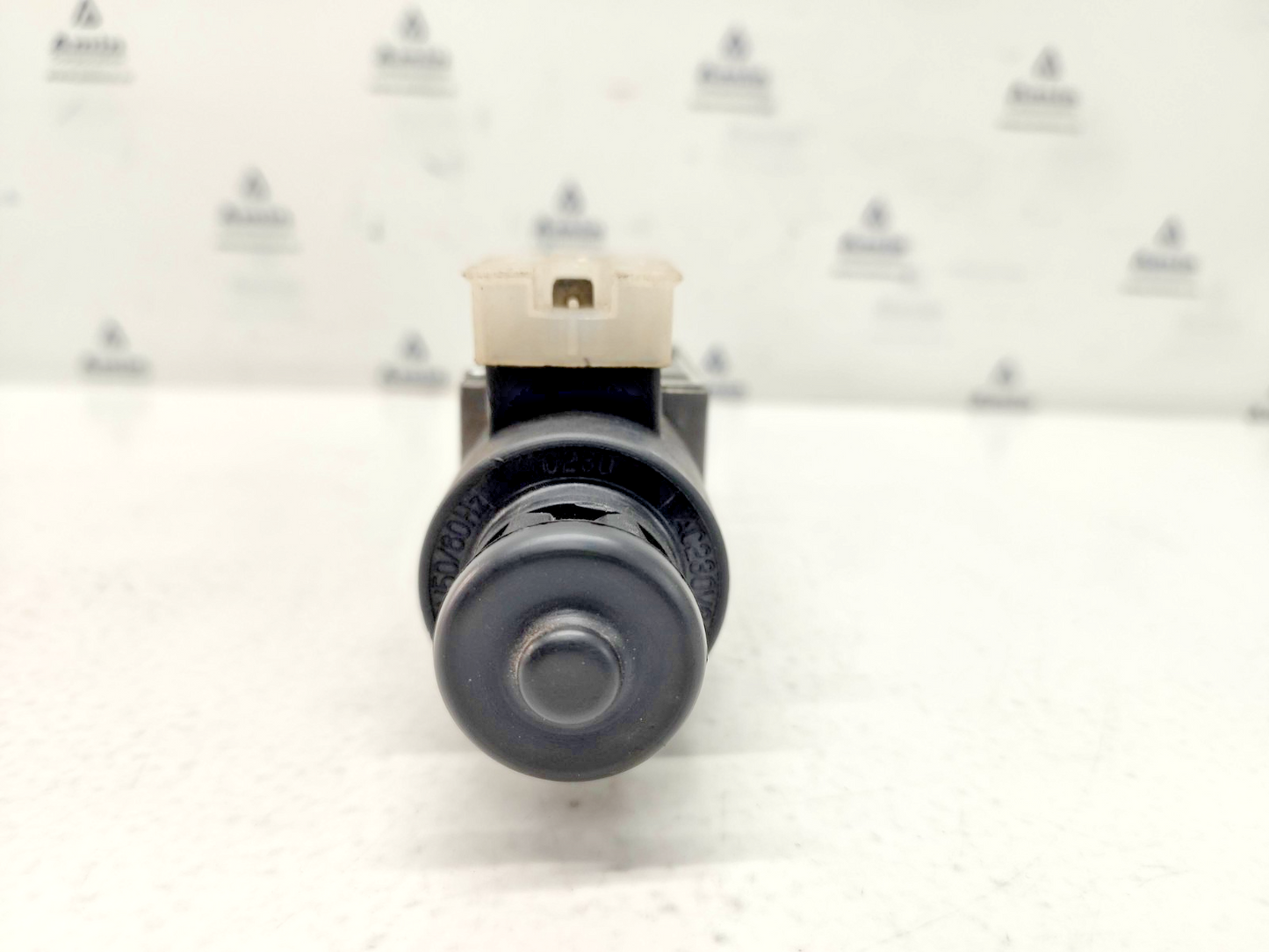 Damcos SA-G01-C6S-C230-31ES 160L8068 Directional control valve - NEW #3