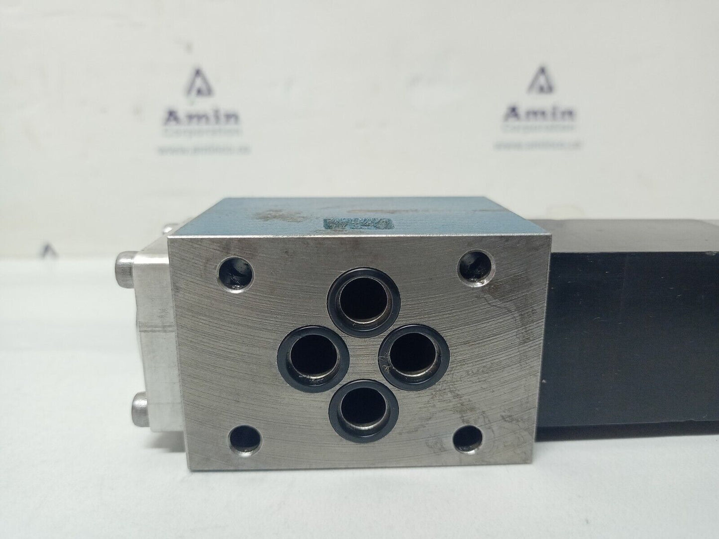 Mannesmann Rexroth 4WE6Y53/AG24NZ5 Directional control valve - NEW