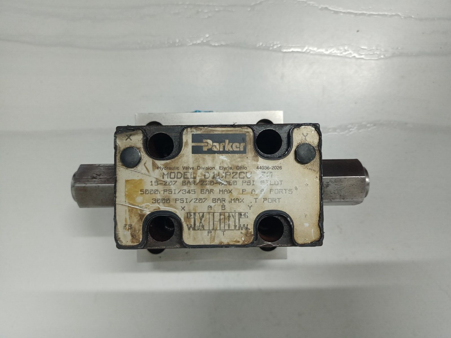 Parker D1VP2CV Directional Control Valve