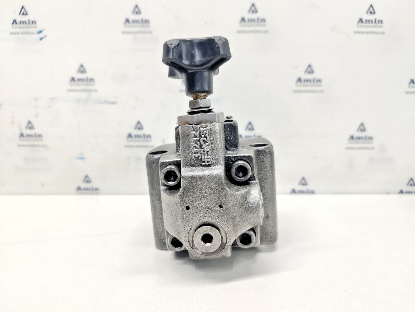 Vickers XCG 06 3F 30 Pressure Reducing valve 2850 psi max. - Refurbished