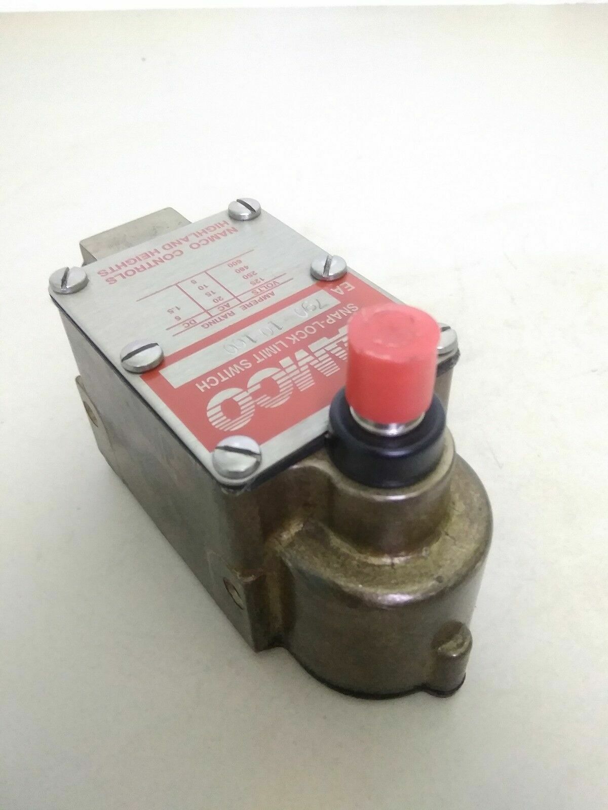 NAMCO EA 790-10100 SNAP-LOCK LIMIT SWITCH - NEW