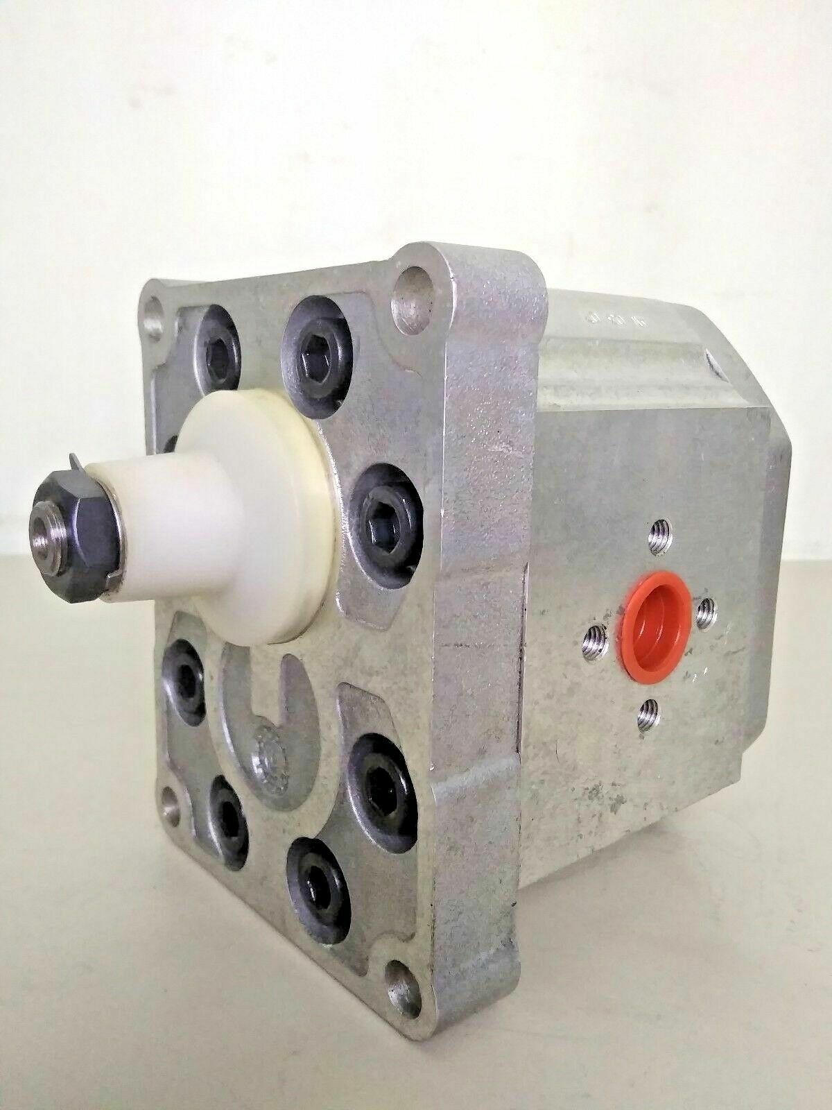 Sauer Danfoss SNP3/22 D C001 Hydraulic Gear Pump - NEW