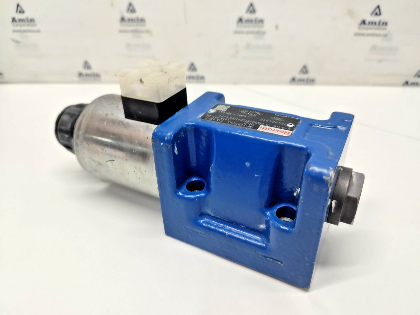 Rexroth 5-4WE 10 EB50/EG24N9K4/M Directional Control Valve MNR: R901339865 #2