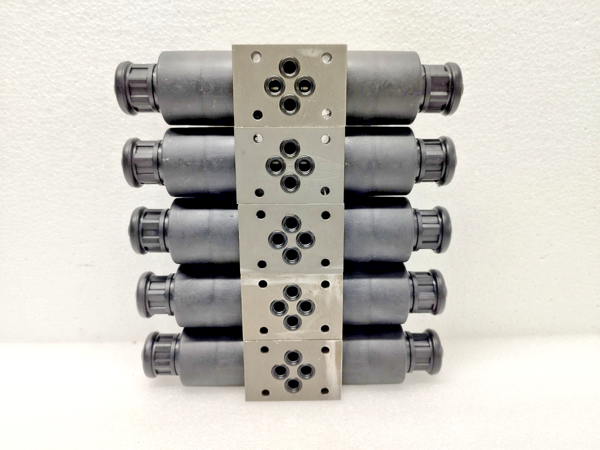 Damcos SA-G01-E3X-C230-31ES Directional control valve 160L8053 - NEW #3