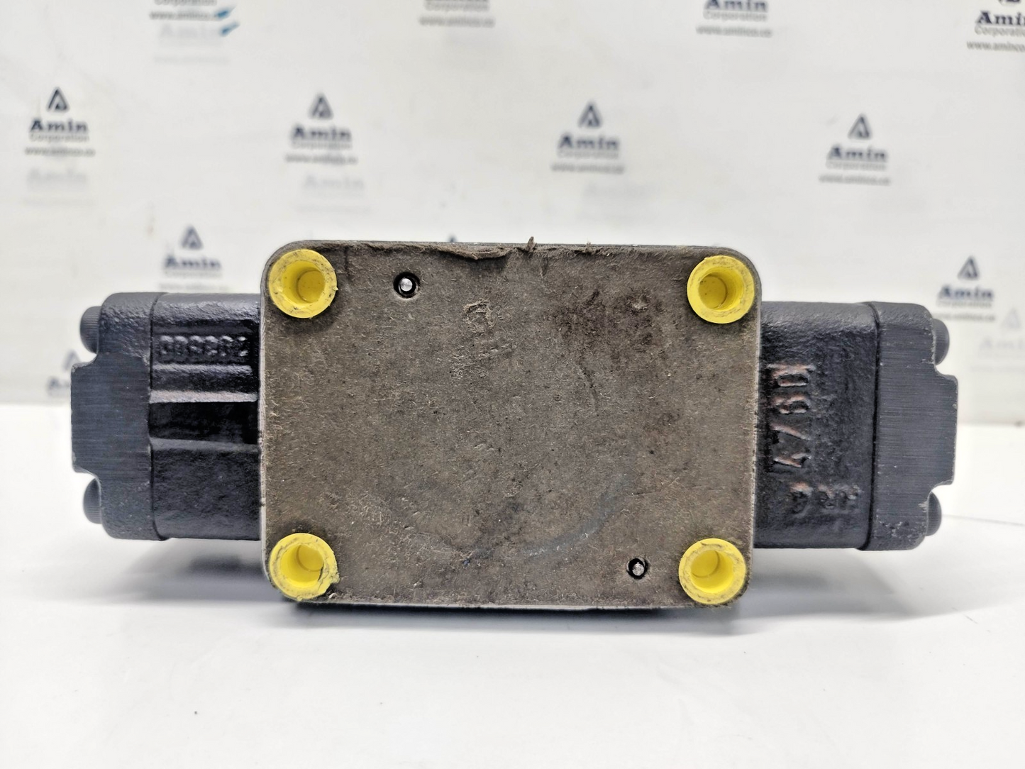 Parker D41VW002C2NJW91  Directional Control Valve - NEW