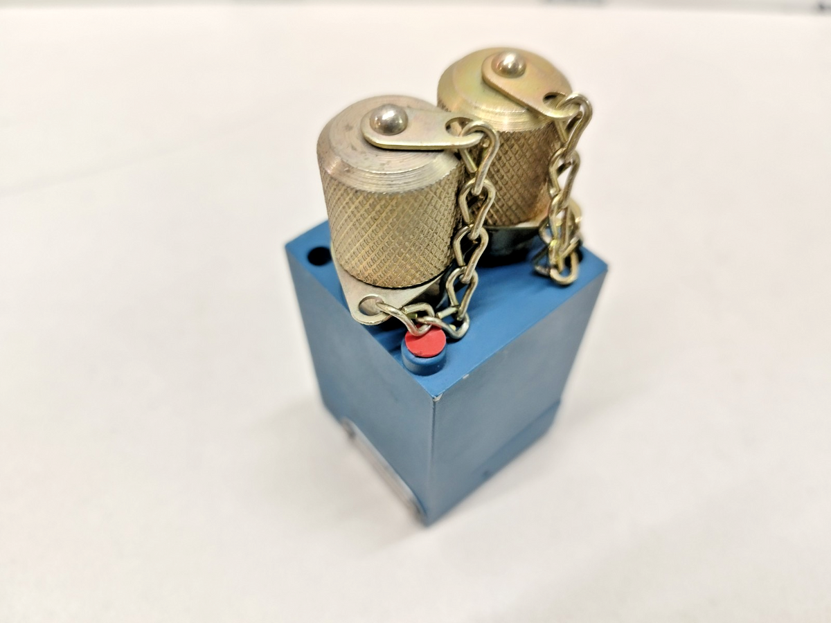 Rexroth 3526021400 Pneumatic Directional Valve - NEW