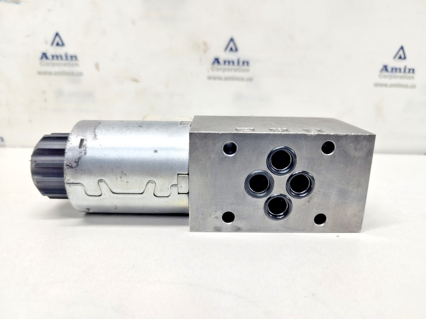 Denison Hydraulics 4D01 3101 0601 B1G0Q Directional control valve