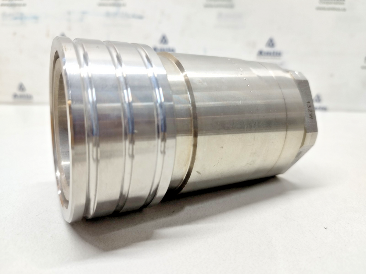 Parker SH12-62L Series 60 Stainless Steel Coupler 1-1/4 -11 1/2 NPTF NEW