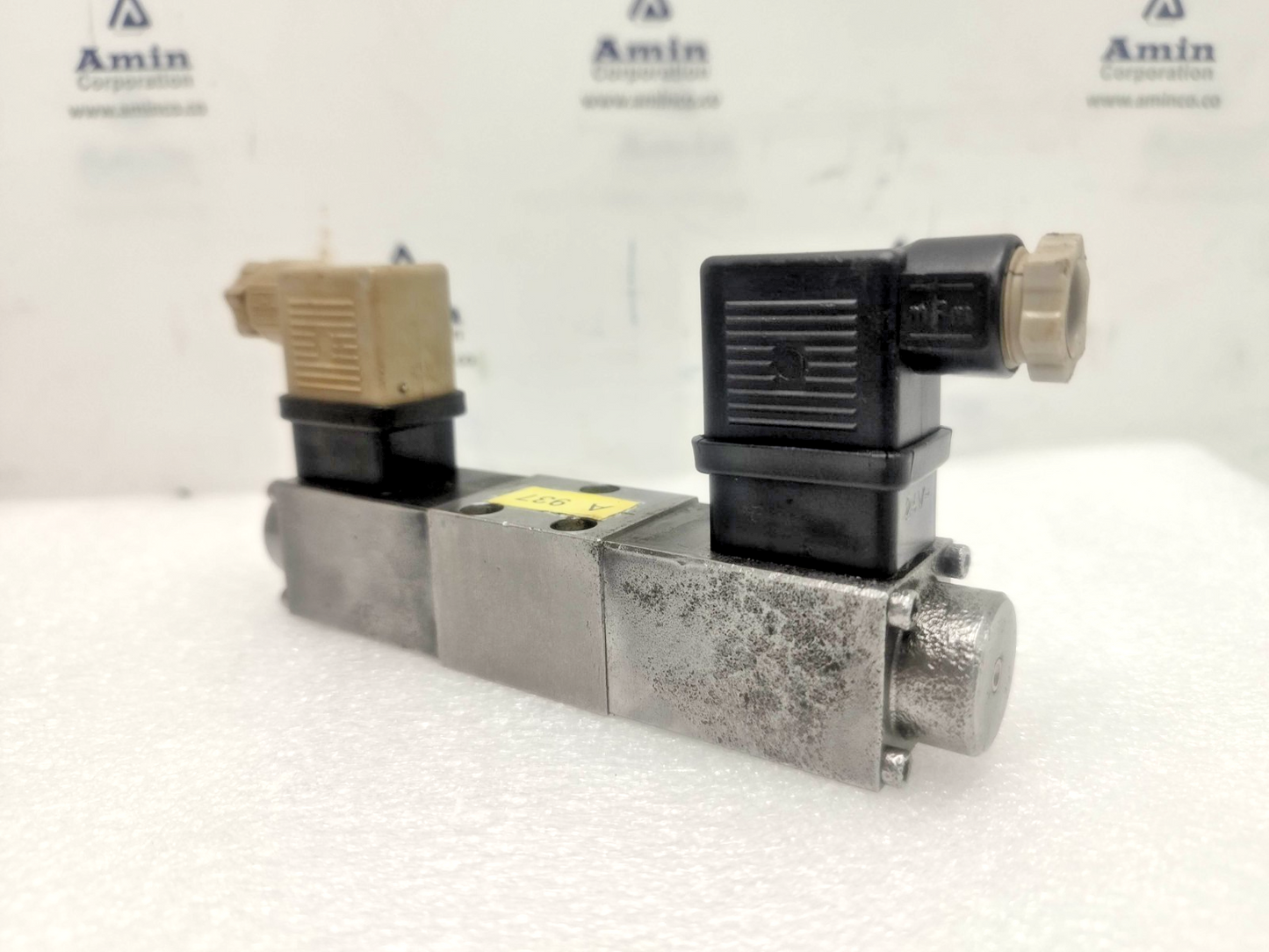 Wandfluh BS4J30-XX-S1533 Solenoid Valve 250bar max.