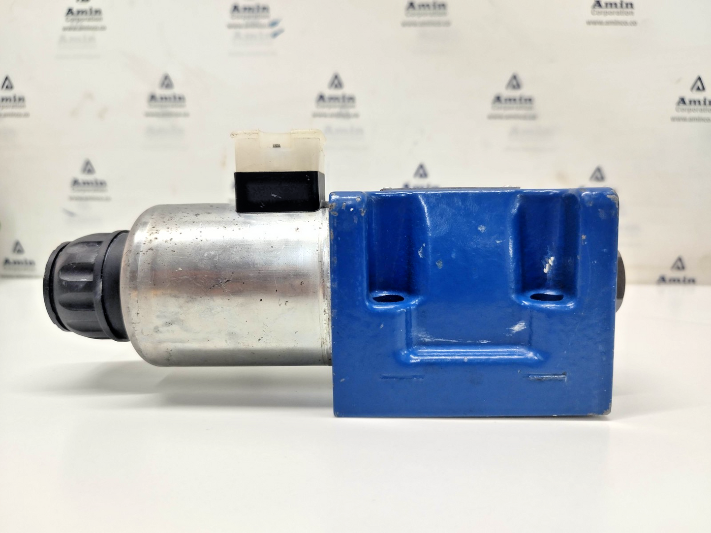 Rexroth 5-4WE 10 EB50/EG24N9K4/M Directional Control Valve MNR: R901339865 #2
