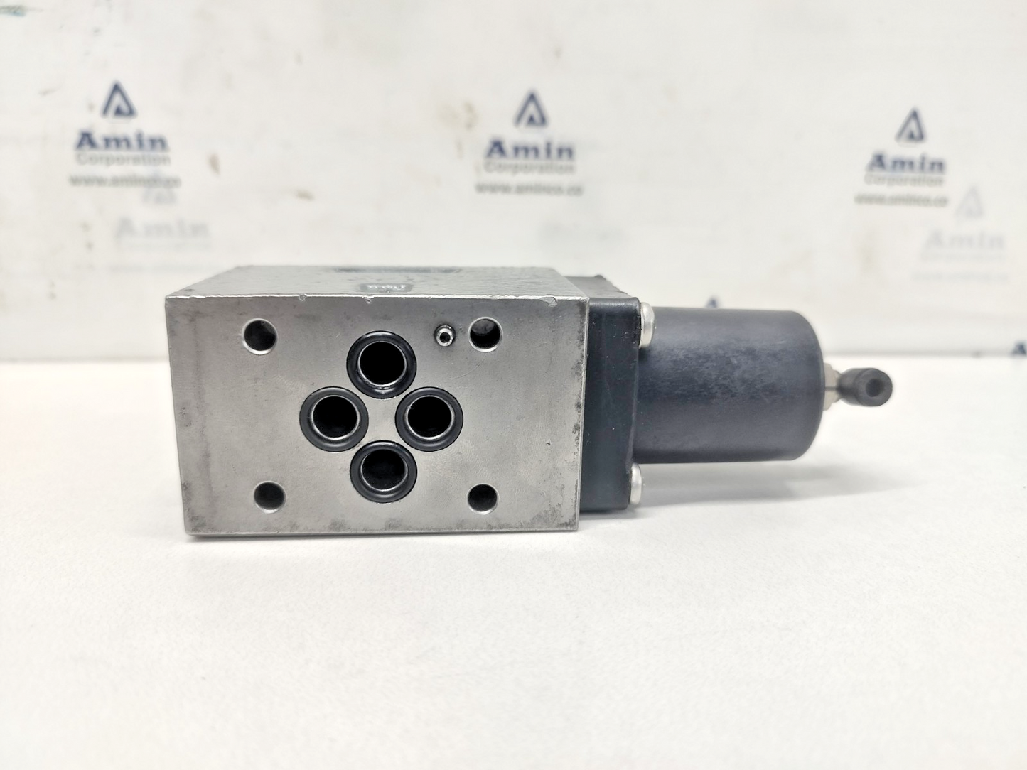 Continental Hydraulics VAD03M-3A-G-10-A-Y1048 Directional Control Valve