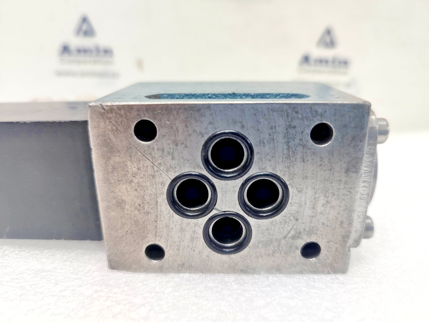 Bosch 0810 090 107, 081WV06P1N11QWS024/00A0 Directional Control Valve