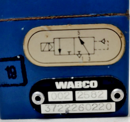 Wabco 3722260220 Pneumatic Directional valve - NEW