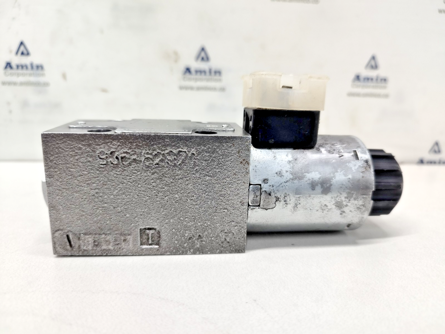 Denison Hydraulics 4D01 3101 0601 B1G0Q Directional control valve