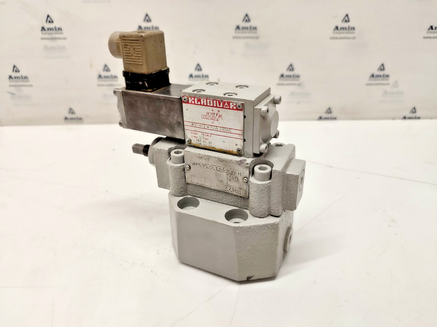Hydranor VPE5.10.32.1.P220U.H with KV-4/2-4-52A-230AC Directional control valve