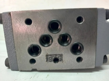 Tokyo Keiki Tokimec DG17S4-016N-JA-25 Directional control valve - NEW