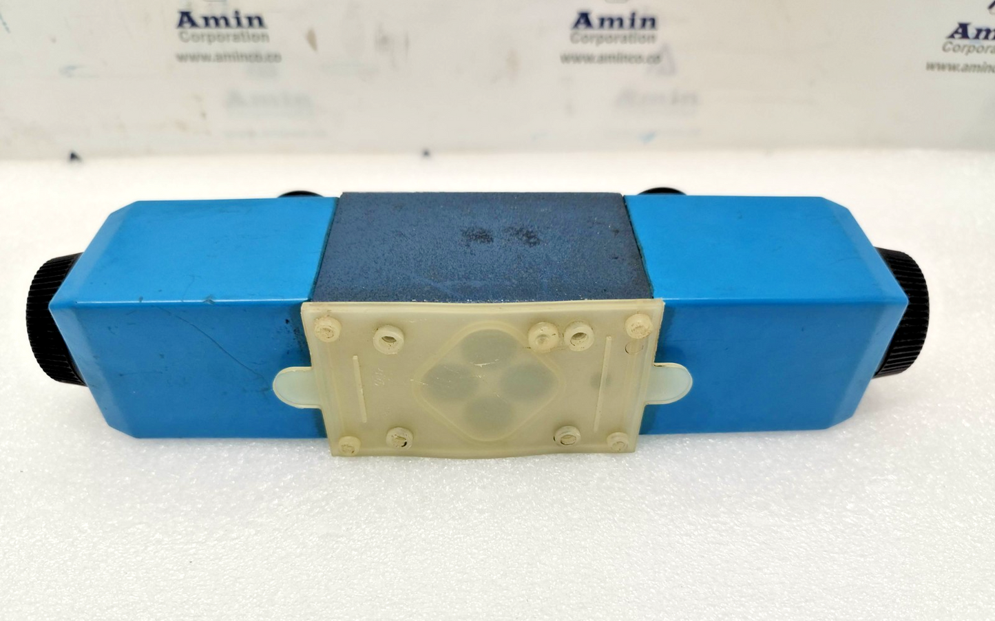 Eaton Vickers DG4V 3-2N-M-U-H7-60 EN38 Directional Control Valve - NEW