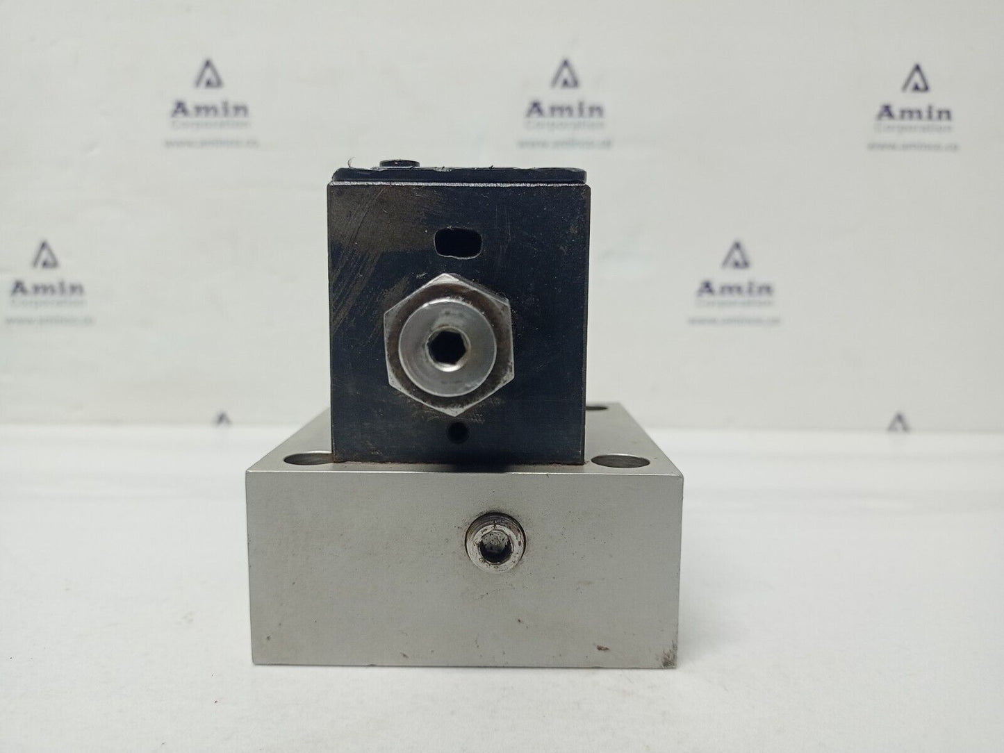 Parker D1VP2CV Directional Control Valve