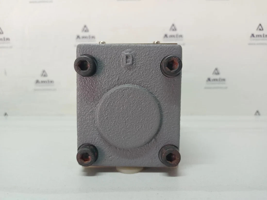 Tokyo Keiki Tokimec DG17S4-016N-JA-25 Directional control valve - NEW