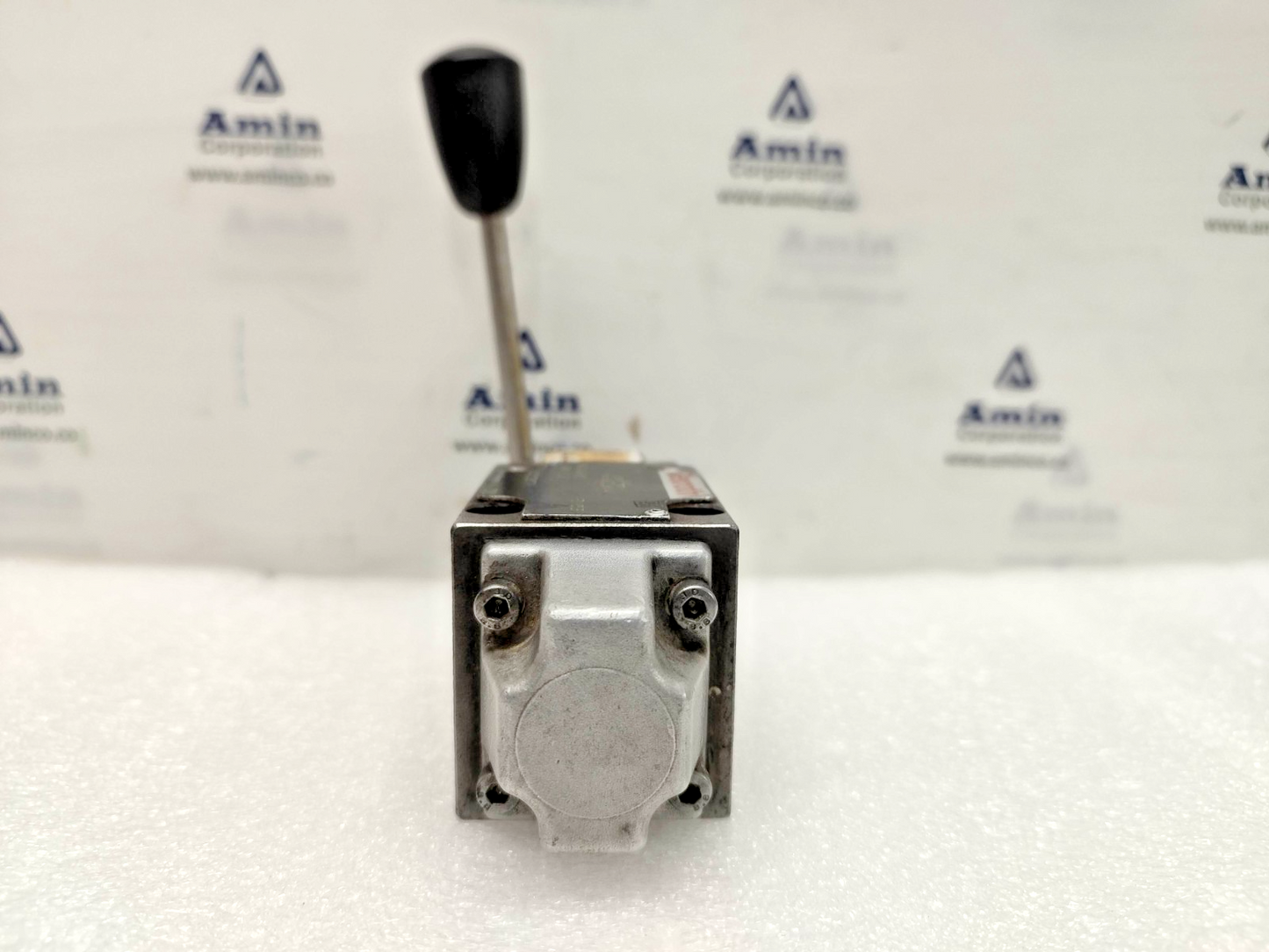 Rexroth 4WMM 6 J53/ Directional Control Valve MNR: R900469302 - NEW