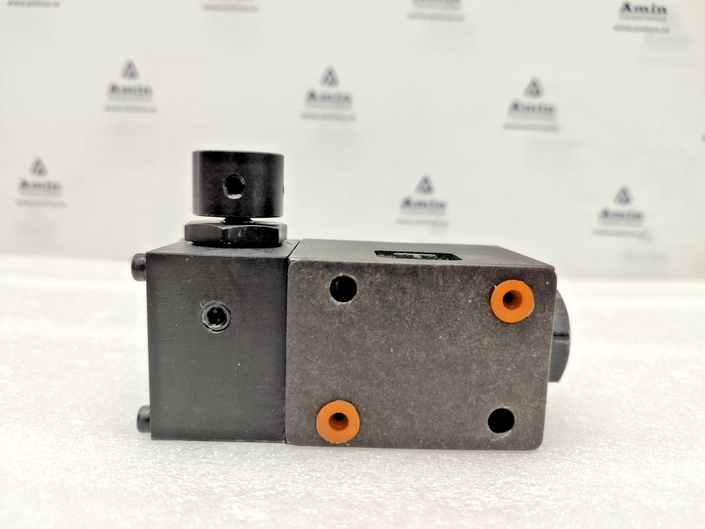 Yuken DMG-01-3C4-1038 Directional Control Valve - NEW #3