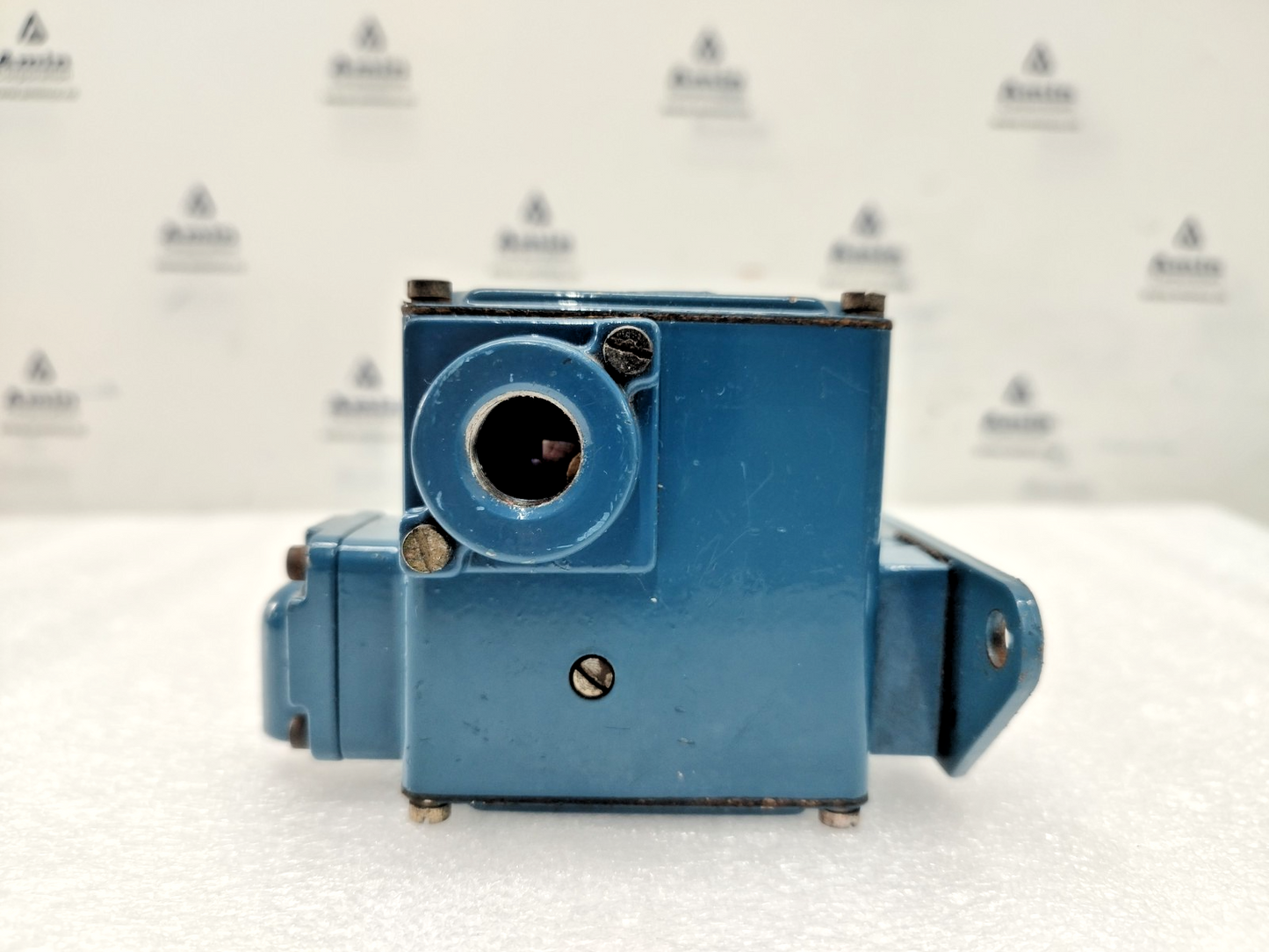 Amot Controls 4140CR1H11AA0-EE Range: 0.28-4.3 bar Pressure Switch - NEW