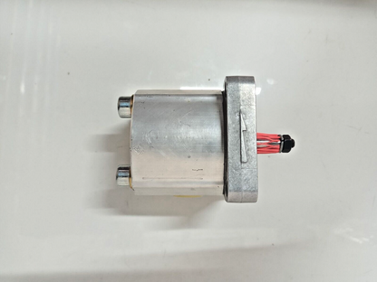 Concentric WP03B1B-020-R-22-NA-124N Hydraulic Gear pump - NEW