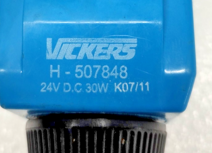 Eaton Vickers DG4V-3-6C-M-U-H7-60 EN38 Directional Control Valve - NEW