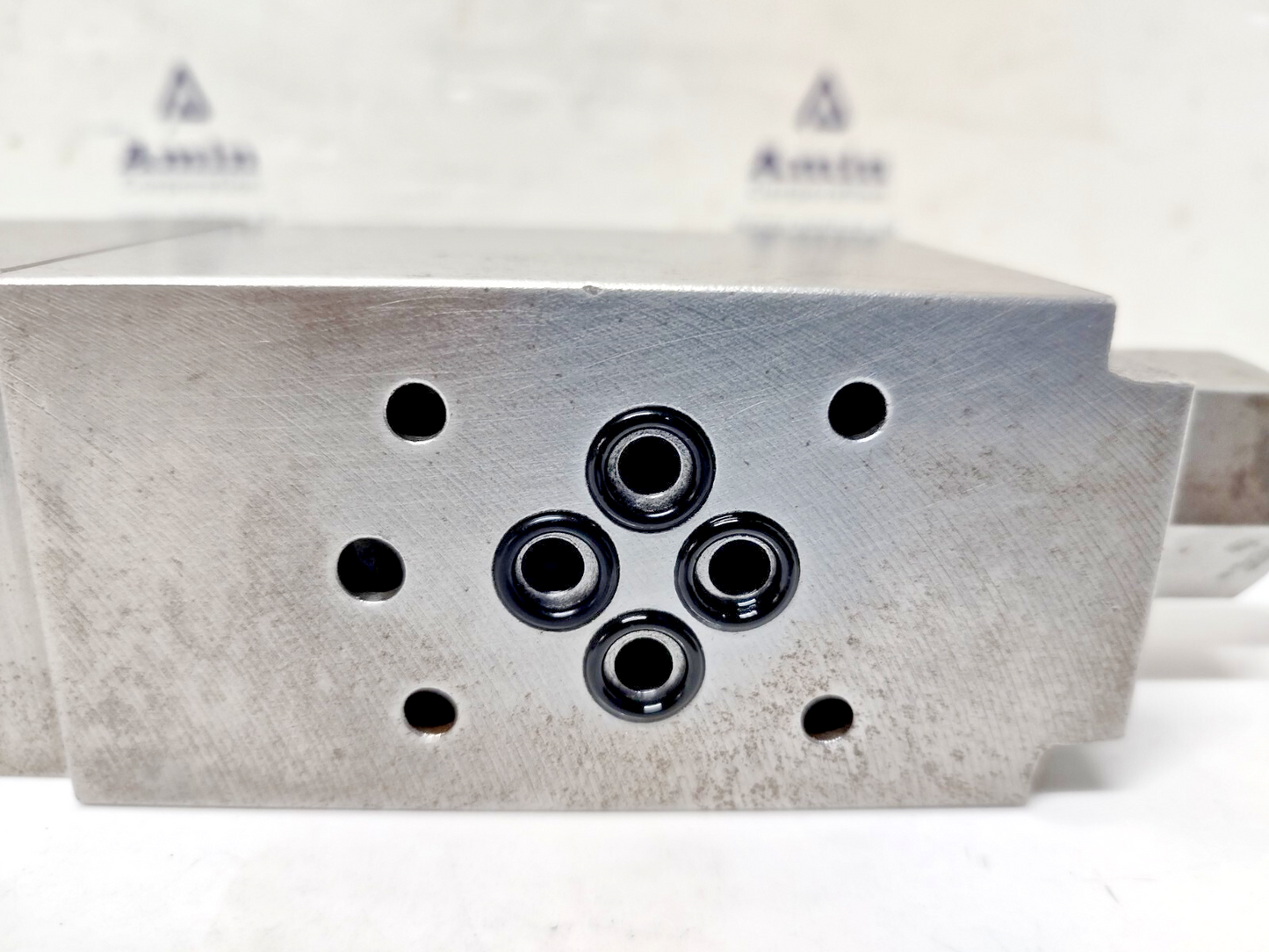 2HL – Two-Speed Valve Pilot-operated hydraulic spool valve for Winches and Motor