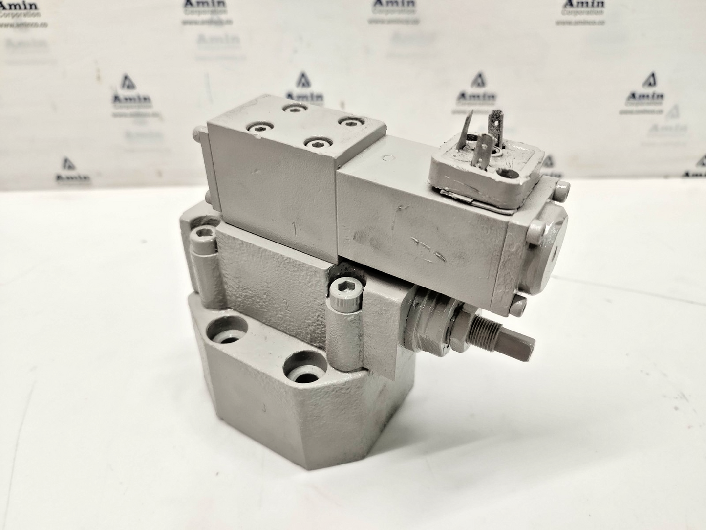 Hydranor VPE5.10.32.1.P220U.H with KV-4/2-4-52A-230AC Valve #2