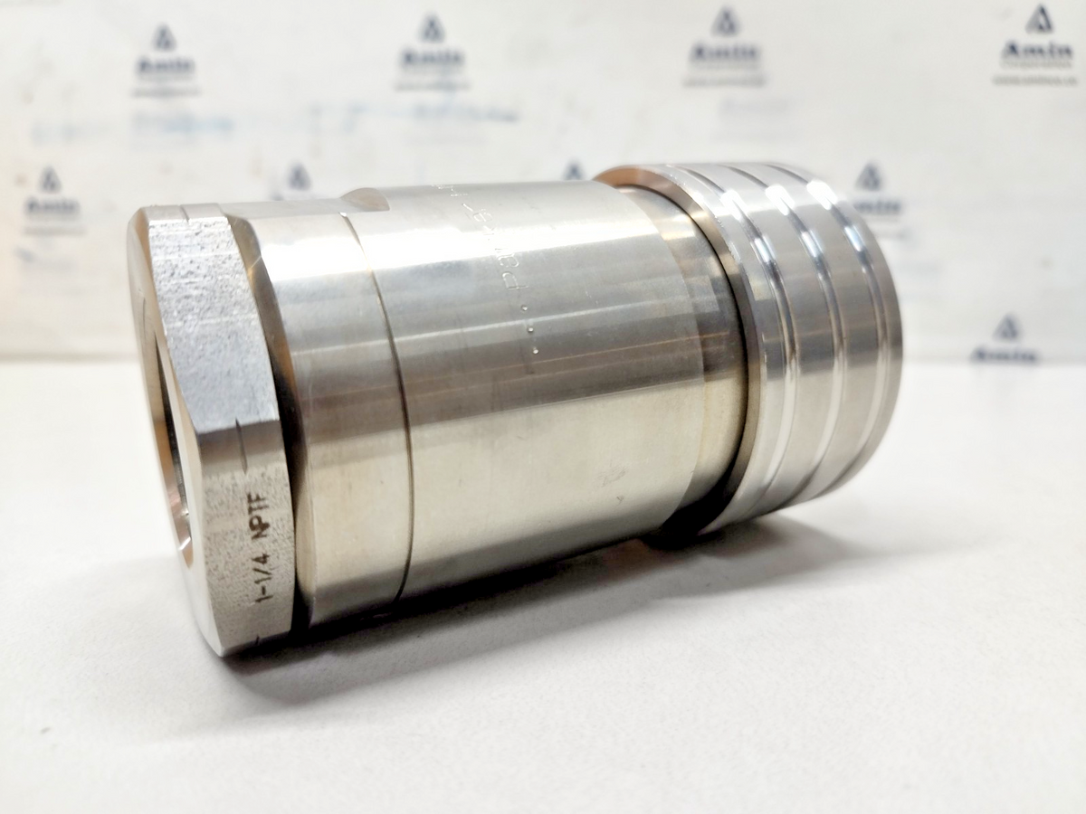 Parker SH12-62L Series 60 Stainless Steel Coupler 1-1/4 -11 1/2 NPTF NEW
