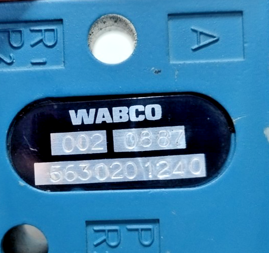 Wabco 5630201240 Pneumatic Directional Valve - NEW