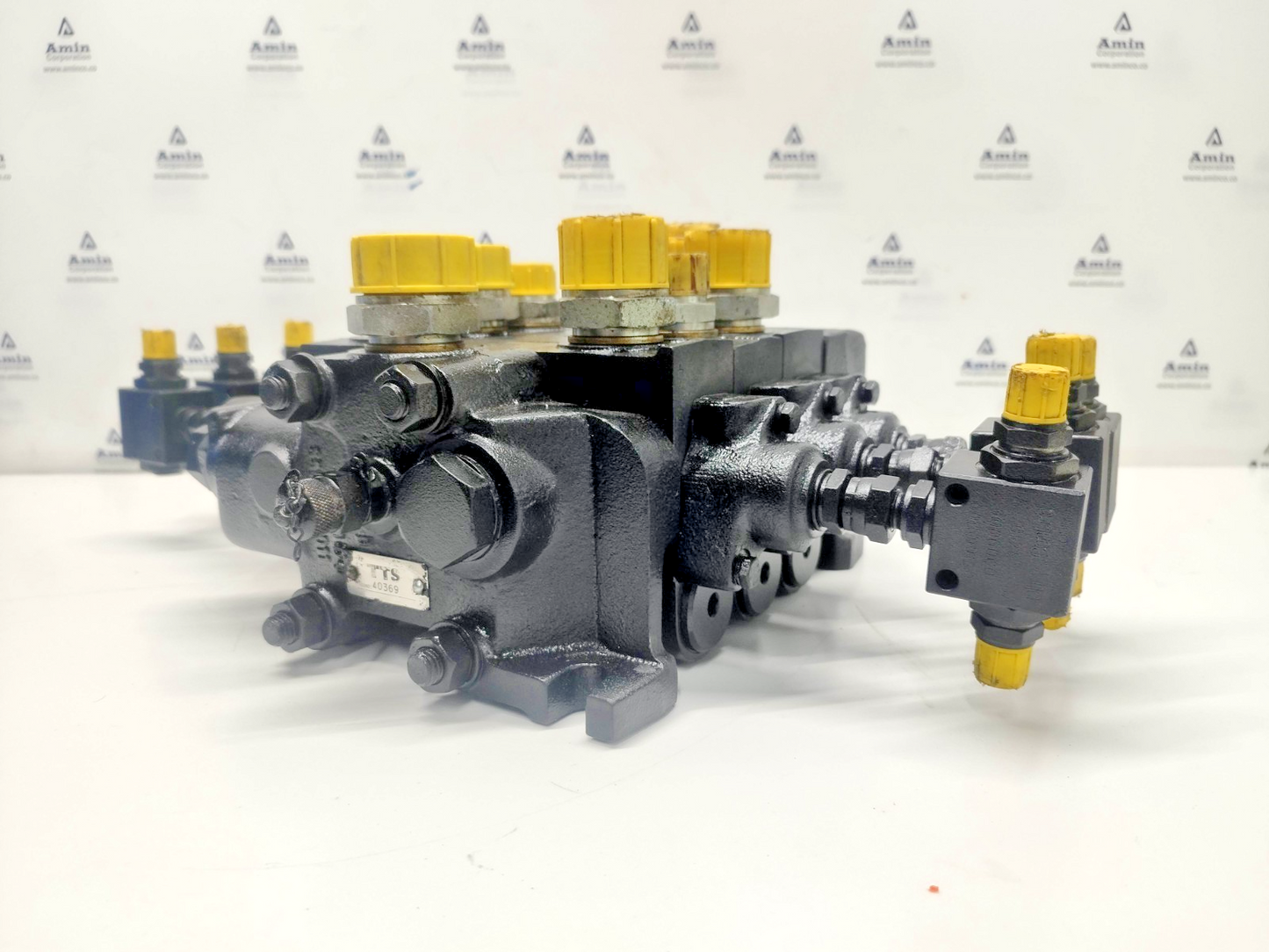 TTS Item No.40369 Hydraulic Directional Control Valve - NEW