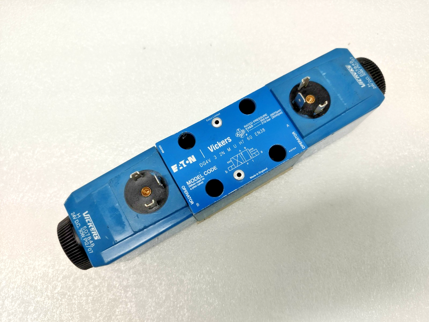 Eaton Vickers DG4V-3-2N-M-U-H7-60 EN38 Directional Control Valve - NEW #3