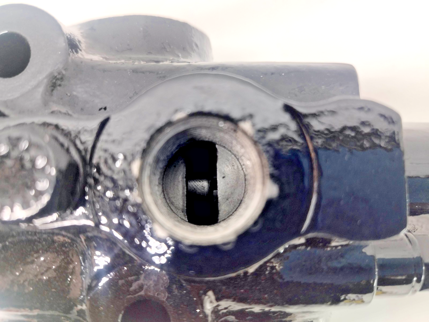 TTS Item No. 15817 Hydraulic Directional Control Valve - NEW