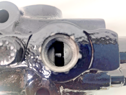 TTS Item No. 15817 Hydraulic Directional Control Valve - NEW
