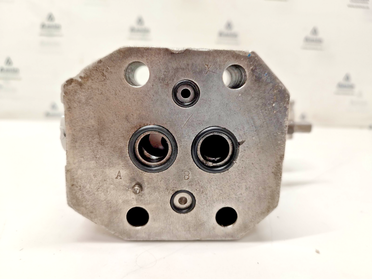 Hydranor VPE5.10.32.1.P220U.H with KV-4/2-4-52A-230AC Directional control valve