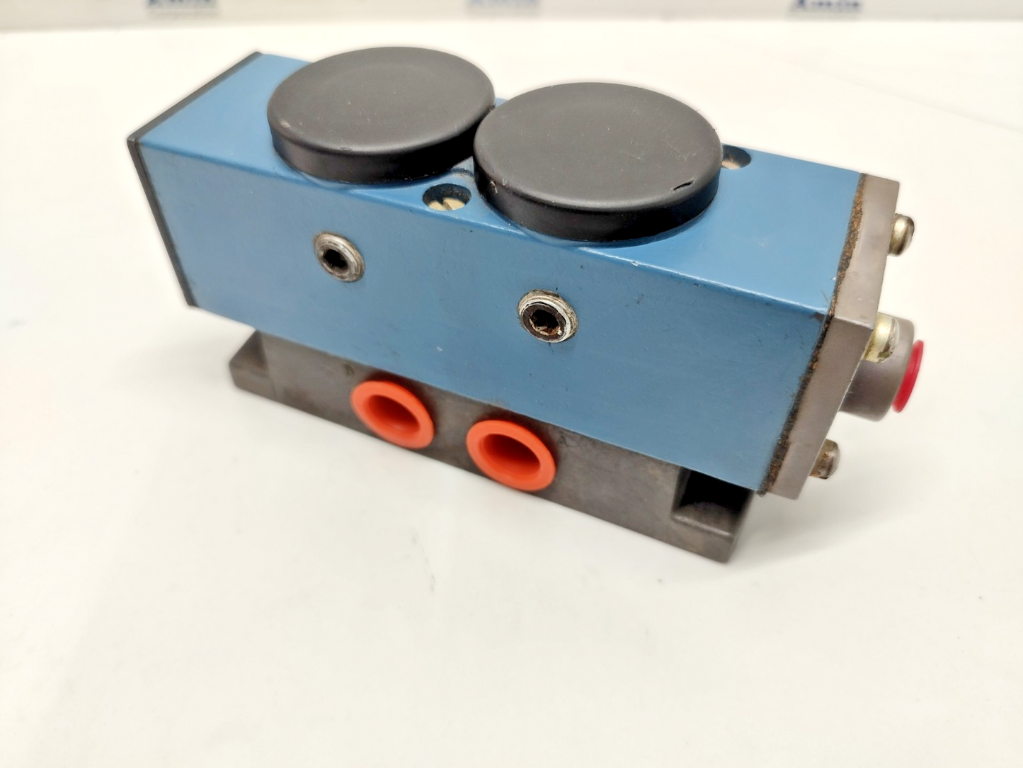 Rexroth PJ31610 Pneumatic Directional Control Valve - NEW