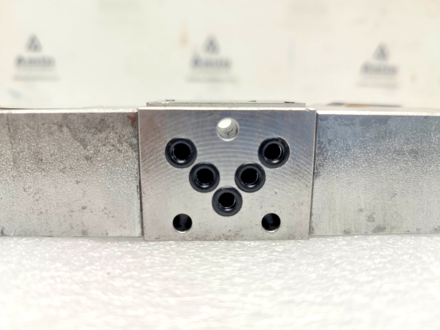 Wandfluh BS4J30-XX-S1533 Solenoid Valve 250bar max, 24VDC #2