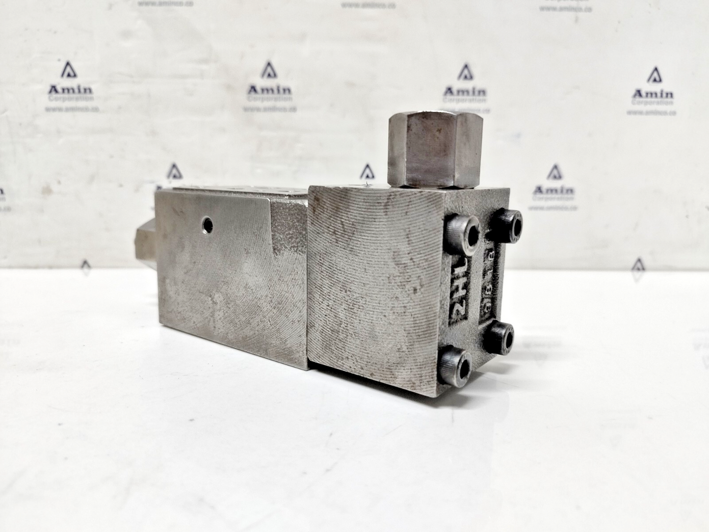 2HL – Two-Speed Valve Pilot-operated hydraulic spool valve for Winches and Motor