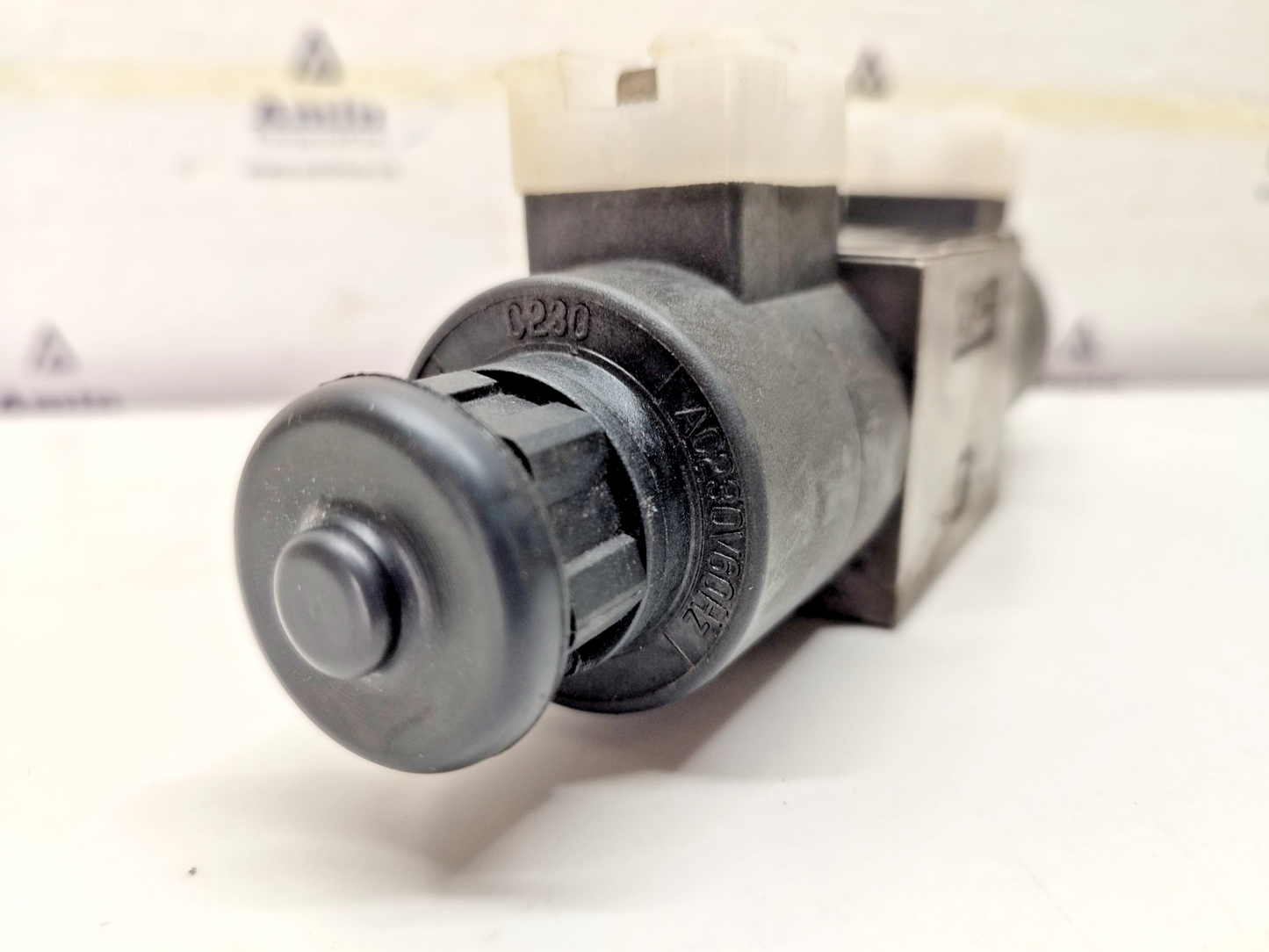 Damcos SA-G01-E3X-C230-31ES Directional control valve #2