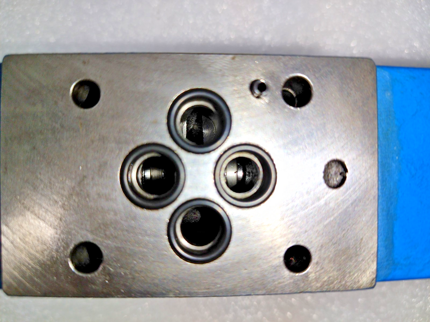 Eaton Vickers DG4V 3S 6C H M U DJ5 60 Directional Control valve - NEW