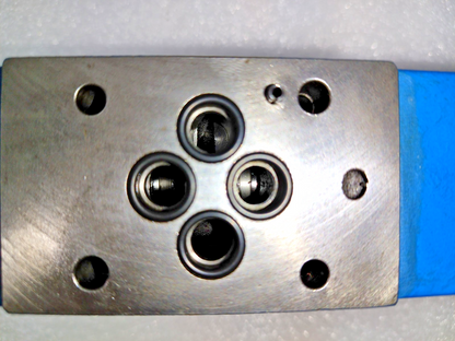 Eaton Vickers DG4V 3S 6C H M U DJ5 60 Directional Control valve - NEW