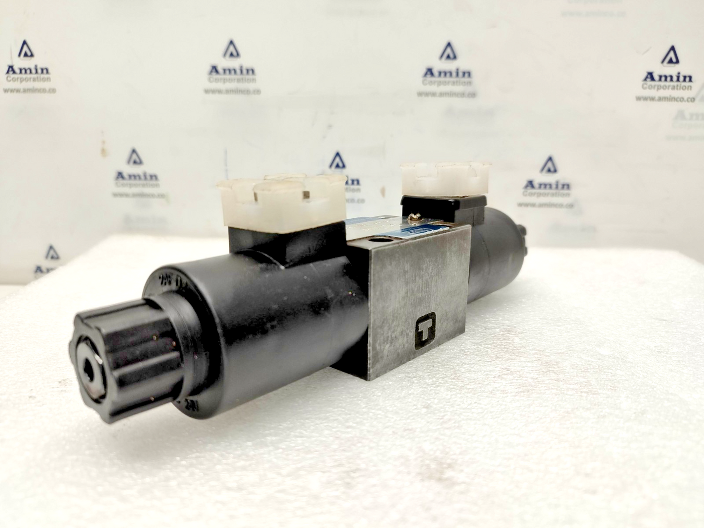 TDZ Hydraulics 2-C2-D24-35J Directional Control Valve - NEW