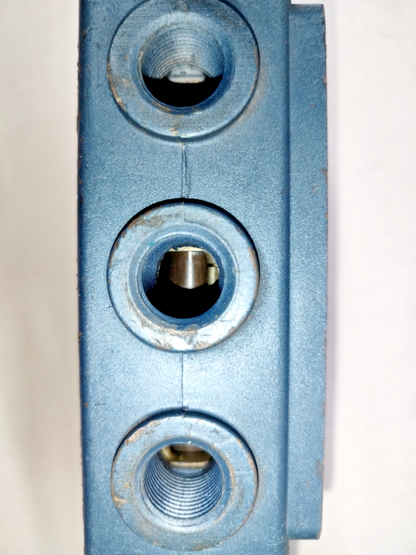 Wabco PT34104-3100 Pneumatic Directional control valve