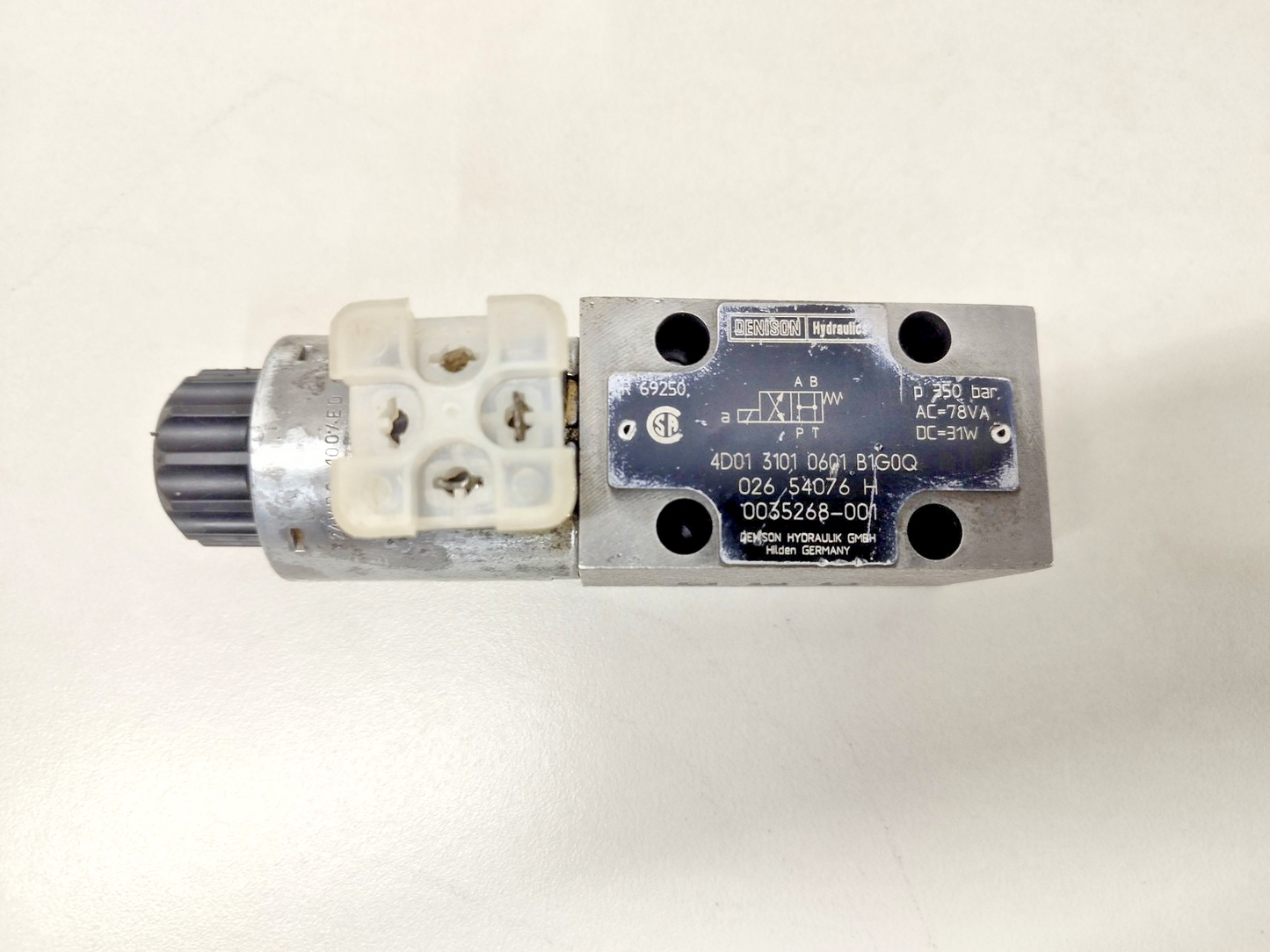 Denison Hydraulics 4D01 3101 0601 B1G0Q Directional control valve
